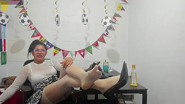 Snapshot of Miss_clarepocahose chatting on June 22, 2026, 3:25 am Miss clarepocahose online show from June 22, 2026, 3:25 am