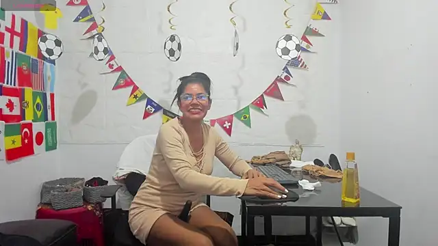 Snapshot of Miss_clarepocahose chatting on June 20, 2026, 1:21 am Miss clarepocahose online show from June 20, 2026, 1:21 am