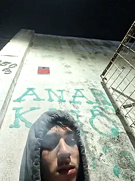 Snapshot of brzz15cm chatting on November 28, 2025, 3:17 am brzz15cm online show from November 28, 2025, 3:17 am