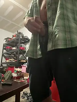 2addictivelyhorny online show from April 19, 2026, 7:42 am