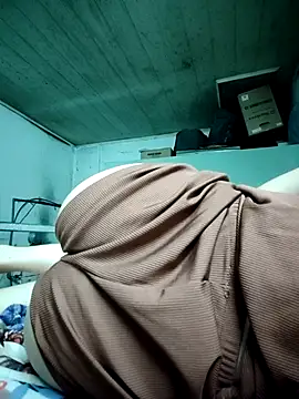 LianLaz online show from April 5, 2026, 2:13 pm