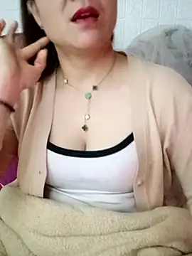 Lily-ross22 online show from February 9, 2026, 6:33 am