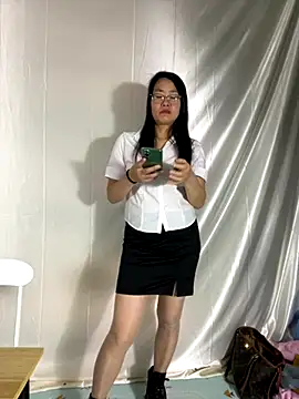 Snapshot of TU-37 chatting on December 5, 2025, 6:23 am TU-37 online show from December 5, 2025, 6:23 am