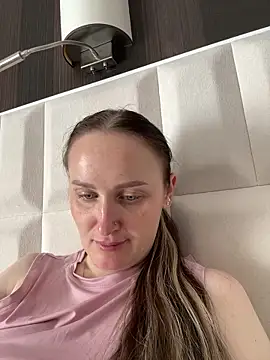 TomilaSi online show from April 18, 2026, 12:18 pm