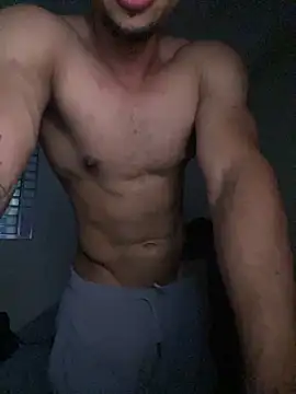 MoreninhoMagrinho online show from December 16, 2025, 4:06 am