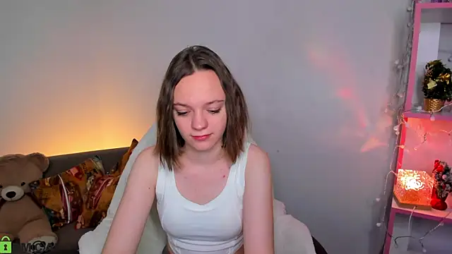 Olivia Riesz online show from December 22, 2025, 1:17 am