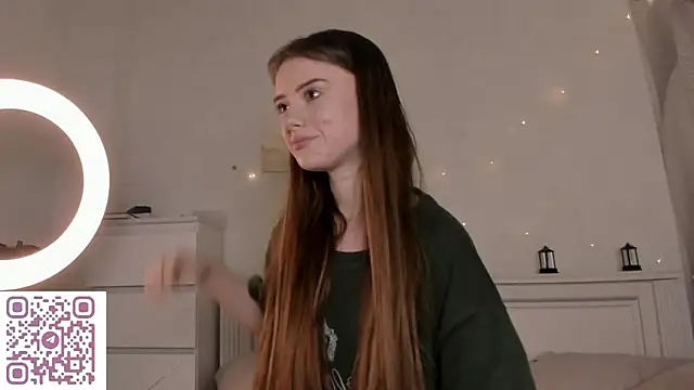 AmyForYouu online show from December 17, 2025, 1:21 am