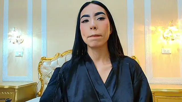 HallieStone online show from April 4, 2026, 12:01 pm