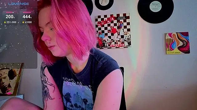 Me1inMonro online show from March 4, 2026, 5:04 am