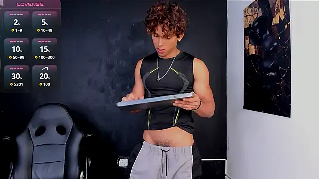 LiamVibes212 online show from February 26, 2026, 1:33 pm