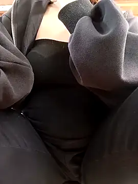 Snapshot of NariShow chatting on December 21, 2025, 3:08 am NariShow online show from December 21, 2025, 3:08 am