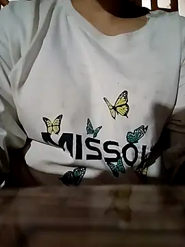 Snapshot of NariShow chatting on December 16, 2025, 12:04 am NariShow online show from December 16, 2025, 12:04 am