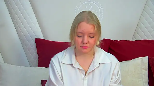 EmilyEvanse online show from December 18, 2025, 6:51 am