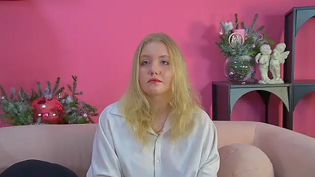 EmilyEvanse online show from December 2, 2025, 6:15 am