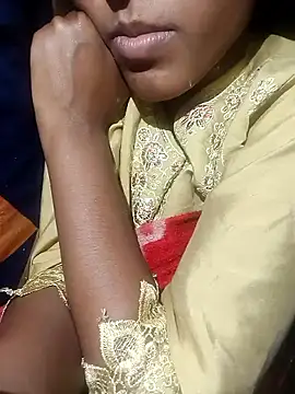 Snapshot of Hot_Naira_ chatting on December 3, 2025, 11:09 am Hot Naira online show from December 3, 2025, 11:09 am