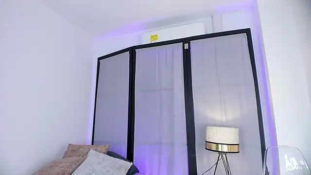 niicole steele  online show from January 16, 2026, 8:02 pm