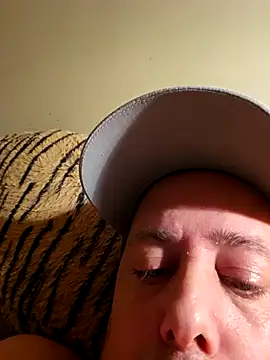 BODY78 M online show from December 13, 2025, 8:04 pm