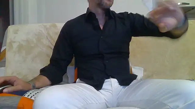 Eroshotlicker online show from April 16, 2026, 9:04 pm