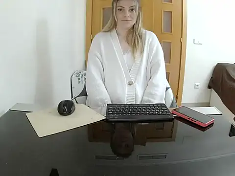 Adelyxveex online show from November 26, 2025, 12:05 pm