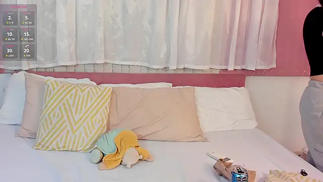 CharlotteBlossom online show from January 7, 2026, 8:14 pm