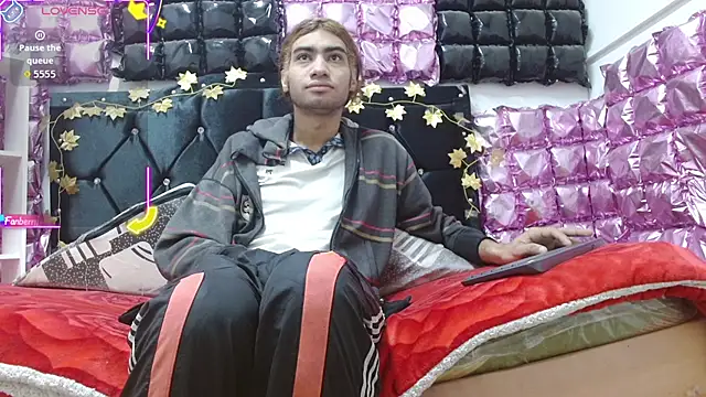 andresdark 07 online show from December 3, 2025, 3:18 am