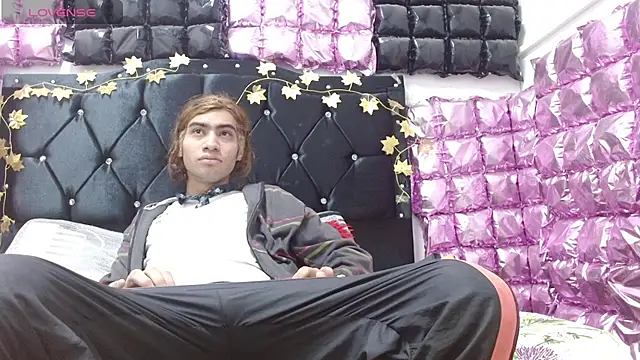 andresdark 07 online show from November 30, 2025, 3:07 am