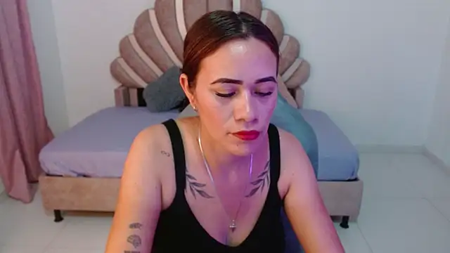 Kim-Fiori online show from December 1, 2025, 7:15 pm