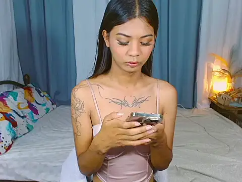 SamaraMillers online show from April 14, 2026, 3:28 pm