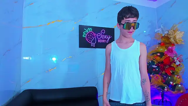 Snapshot of Lester_james2 chatting on November 29, 2025, 6:02 am Lester james2 online show from November 29, 2025, 6:02 am