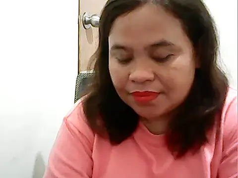 cutechubby online show from April 21, 2026, 10:33 am