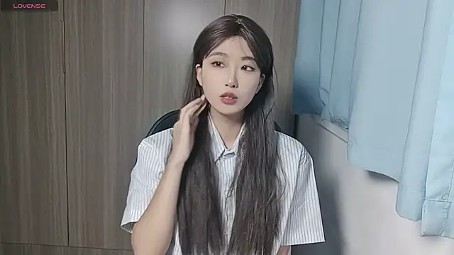 Snapshot of Yyoo-99 chatting on November 30, 2025, 1:12 pm Yyoo-99 online show from November 30, 2025, 1:12 pm