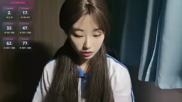 Snapshot of Yyoo-99 chatting on November 28, 2025, 10:21 pm Yyoo-99 online show from November 28, 2025, 10:21 pm