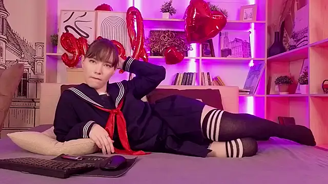 YukiNort online show from February 17, 2026, 5:32 pm