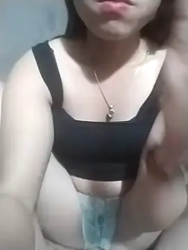 tieutam122 online show from November 27, 2025, 2:50 pm