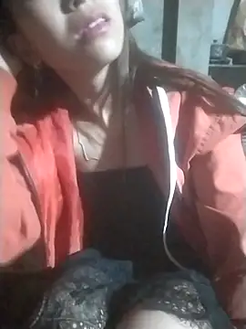 tieutam122 online show from December 18, 2025, 10:24 pm