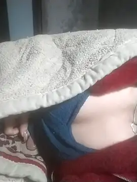 tieutam122 online show from February 13, 2026, 9:48 pm