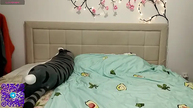 ArianeRandy online show from March 18, 2026, 3:03 pm