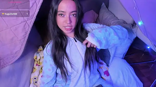 Snapshot of Laraa_Rouss_ chatting on December 3, 2025, 3:51 am Laraa Rouss online show from December 3, 2025, 3:51 am