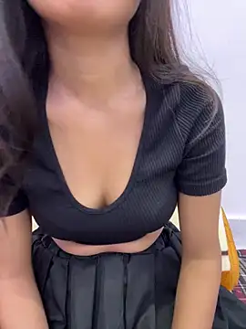 Snapshot of Triptii_0 chatting on November 27, 2025, 10:05 am Triptii 0 online show from November 27, 2025, 10:05 am