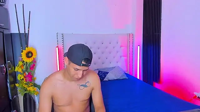 Snapshot of Bigcock_Latin21 chatting on December 13, 2025, 9:54 pm Bigcock Latin21 online show from December 13, 2025, 9:54 pm