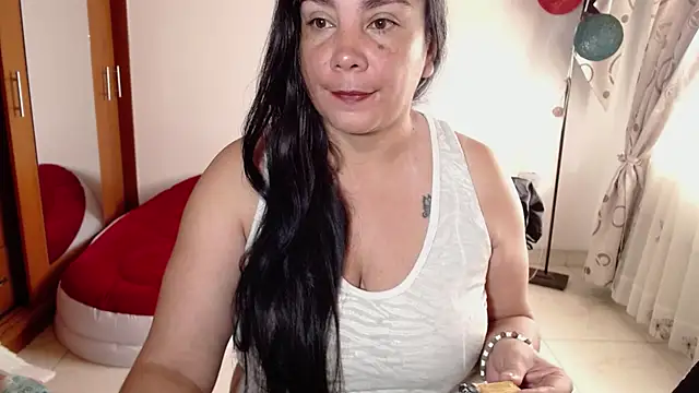 vivian-milf online show from November 27, 2025, 1:11 pm