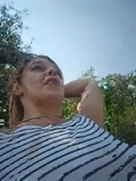 Snapshot of Horny_hippie chatting on July 29, 2026, 3:44 pm Horny hippie online show from July 29, 2026, 3:44 pm