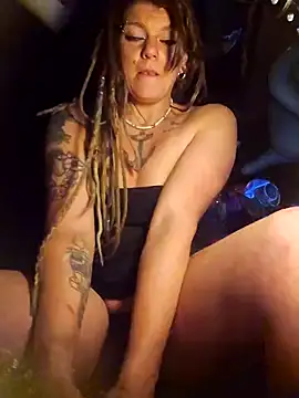 Snapshot of Horny_hippie chatting on February 28, 2025, 6:10 am Horny hippie online show from February 28, 2025, 6:10 am