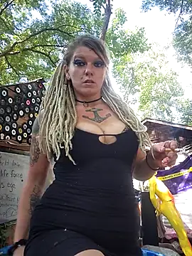 Snapshot of Horny_hippie chatting on June 23, 2026, 9:46 pm Horny hippie online show from June 23, 2026, 9:46 pm