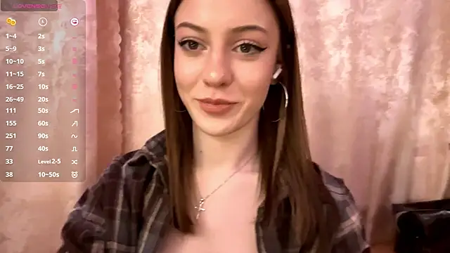 Snapshot of SoonMoilanen chatting on December 13, 2025, 8:15 pm SoonMoilanen online show from December 13, 2025, 8:15 pm