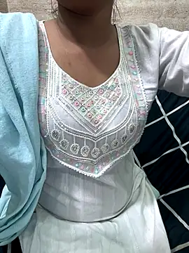 Juliekhan 98 online show from December 1, 2025, 5:19 am