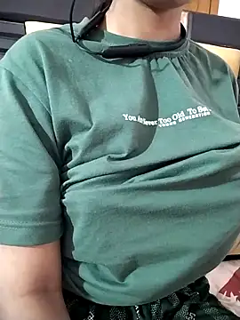 RASHMI SHARMA9 online show from April 11, 2026, 5:48 am