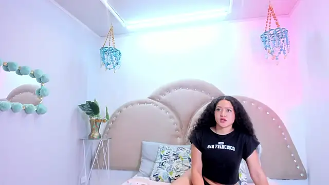 angel star04 online show from December 1, 2025, 1:56 pm