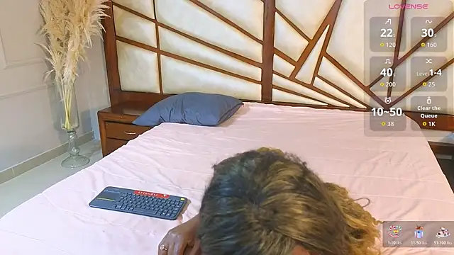 Minni Selena online show from December 20, 2025, 7:39 pm