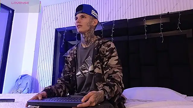 Paulo 527 online show from February 25, 2026, 5:29 am